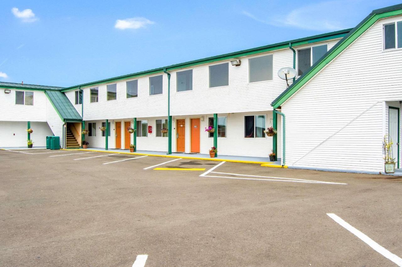 Econo Lodge Newport Exteriör bild