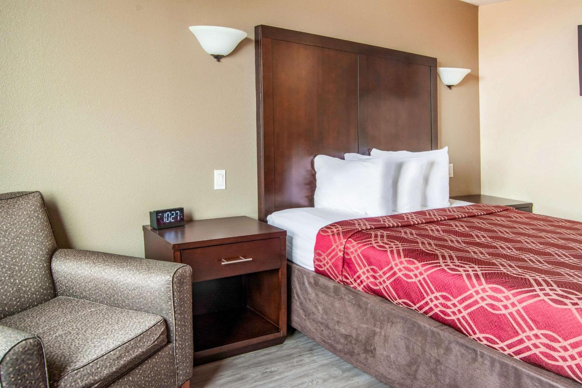 Econo Lodge Newport Exteriör bild