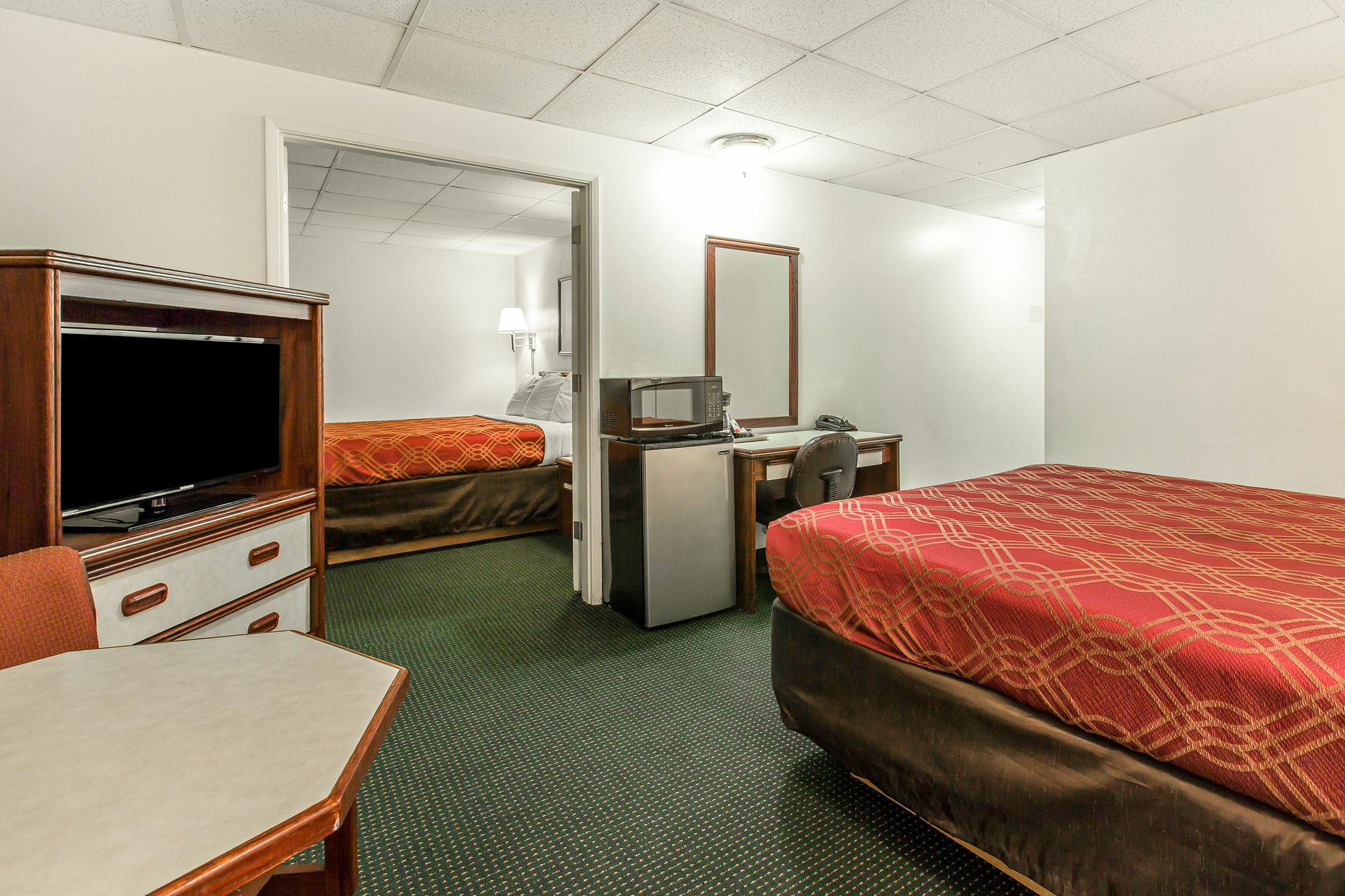 Econo Lodge Newport Exteriör bild